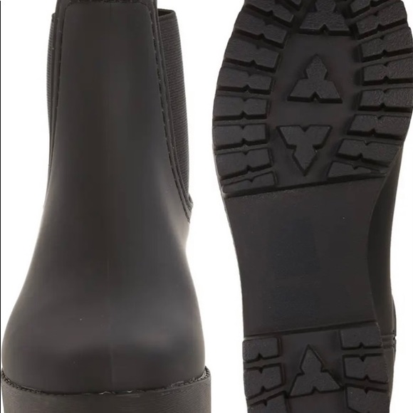 Size 9 Cloudy Waterproof Chelsea Rain Boot - Picture 4 of 7